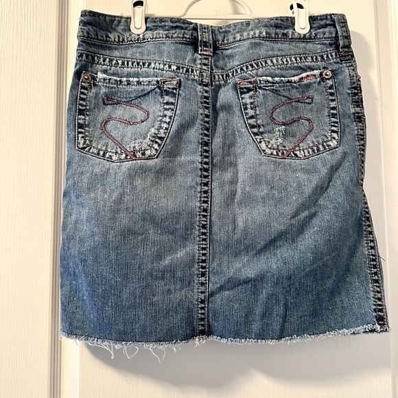 Silver jeans ladies skirt - Picture 3 of 7